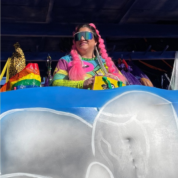 Plus size fun fashion here - Picture 6 of 13